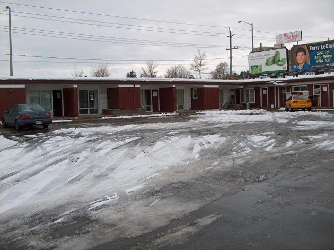 Barrie Motel ภายนอก รูปภาพ